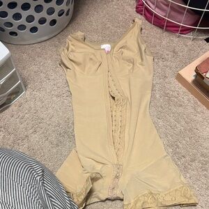 2️⃣5️⃣DEAL - Full Body Beige Shaping Bodysuit with Front Hook Closure